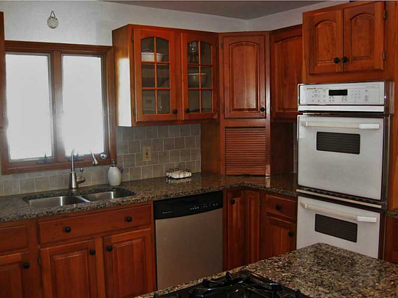 129 Rodney Road Warwick, RI 02889 - Photo 9 of 25 Kitchen.