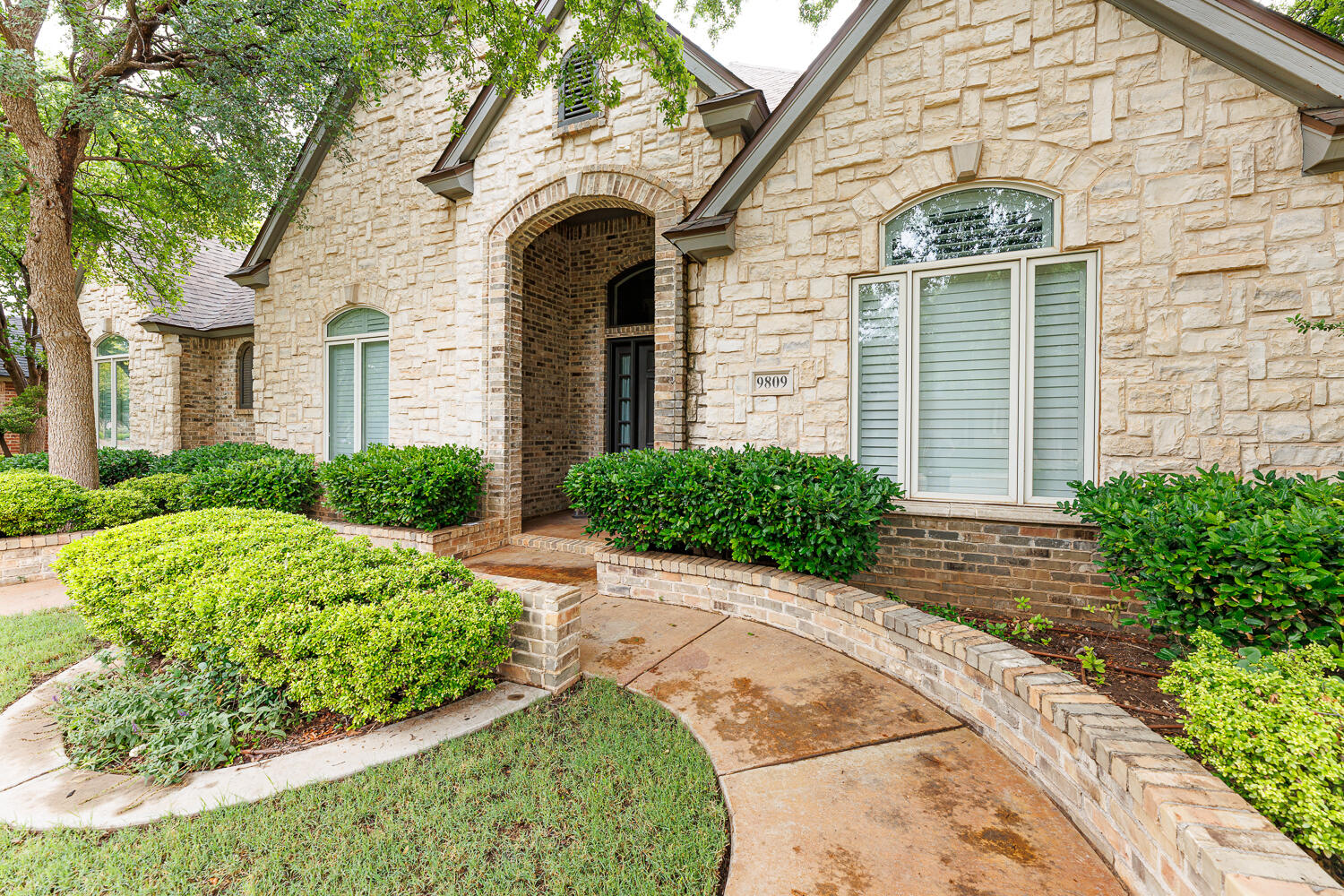 9809 Topeka Avenue Lubbock, TX 79424 - Photo 4 of 87 Front Exterior