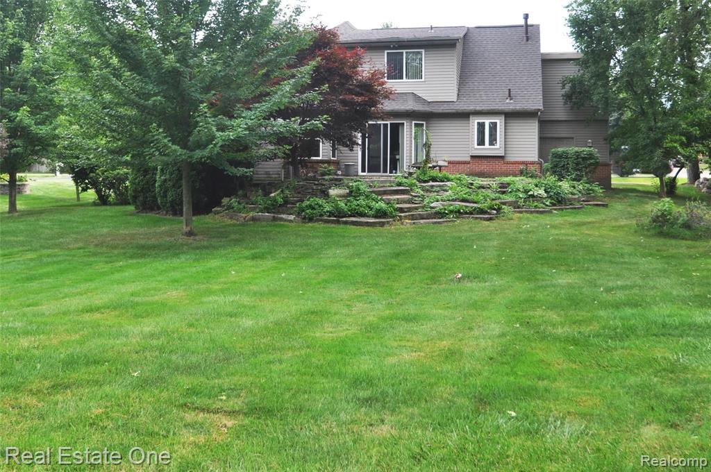 82 Kalhaven Road Rochester Hills, MI 48307 - Photo 23 of 25