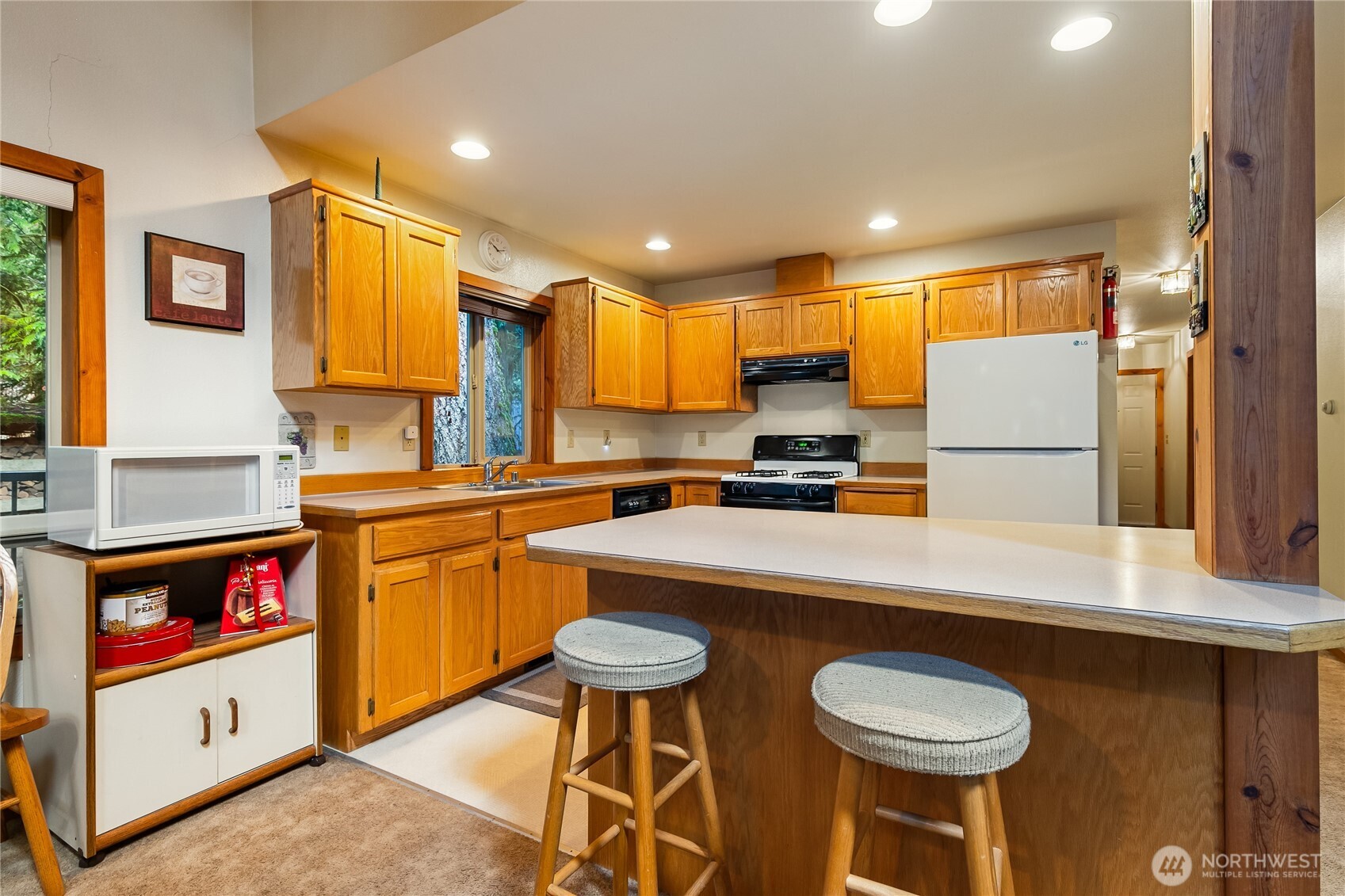 7077 Austin Pass Road Glacier, WA 98244 - Photo 9 of 35