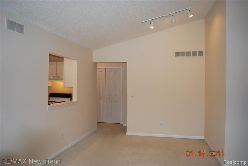 21685 River Ridge Trail Farmington Hills, MI 48335 - Photo 7 of 13