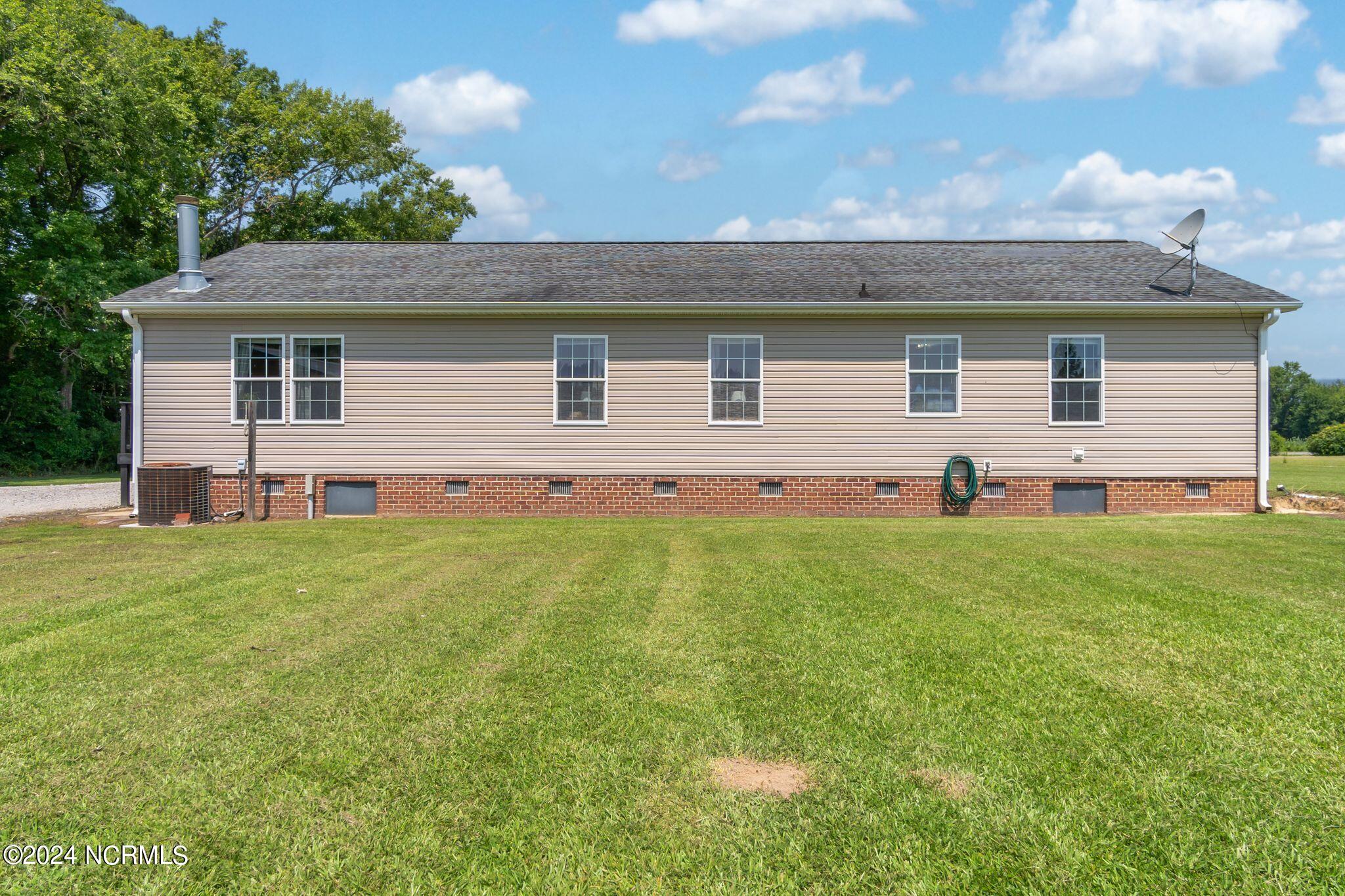 1910 Osbourne Road Williamston, NC 27892 - Photo 46 of 60 Back