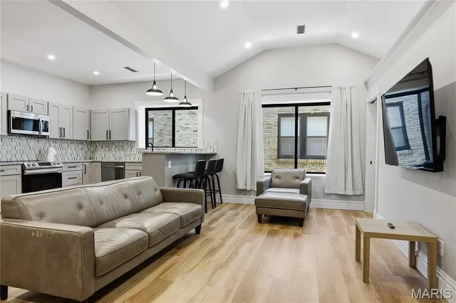 $3,500 | 7358 Pershing Avenue, St. Louis, MO 63130