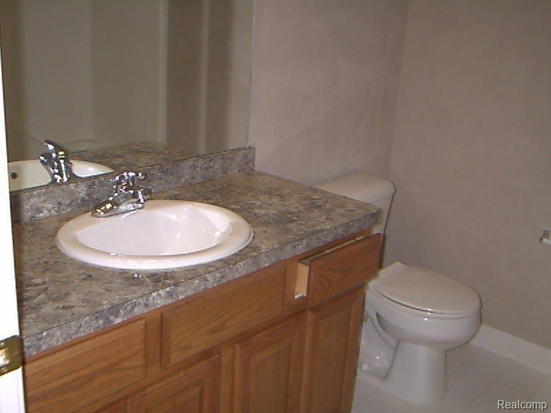 33484 Utica Road, Unit 2 Fraser, MI 48026 - Photo 9 of 10 full bath