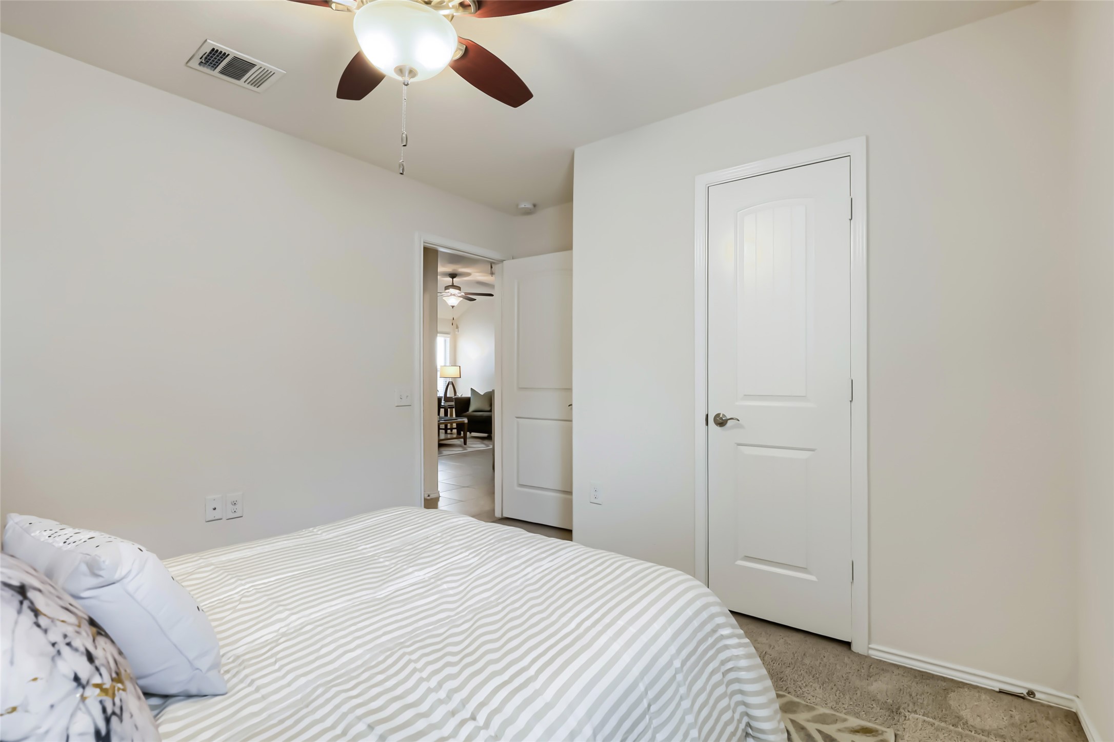 7216 Razors Edge Drive Austin, TX 78744 - Photo 15 of 36