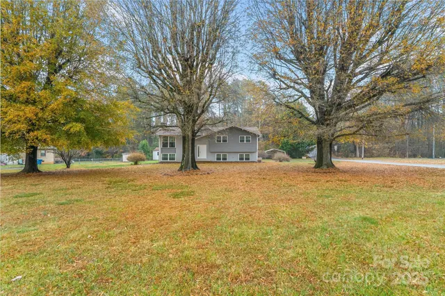 $350,000 | 2210 24th St Circle Northeast, Hickory, NC 28601