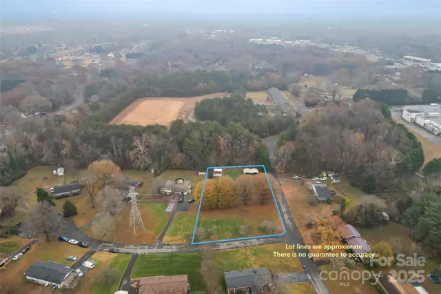 $350,000 | 2210 24th St Circle Northeast, Hickory, NC 28601