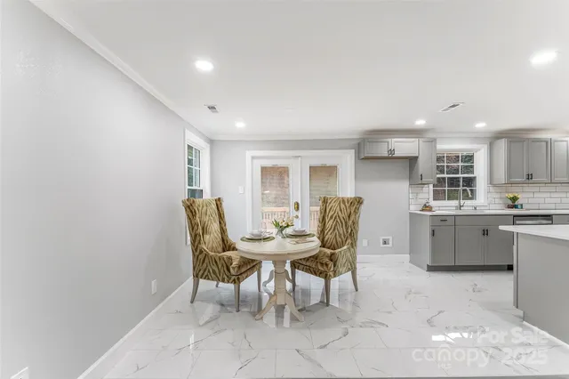 $350,000 | 2210 24th St Circle Northeast, Hickory, NC 28601