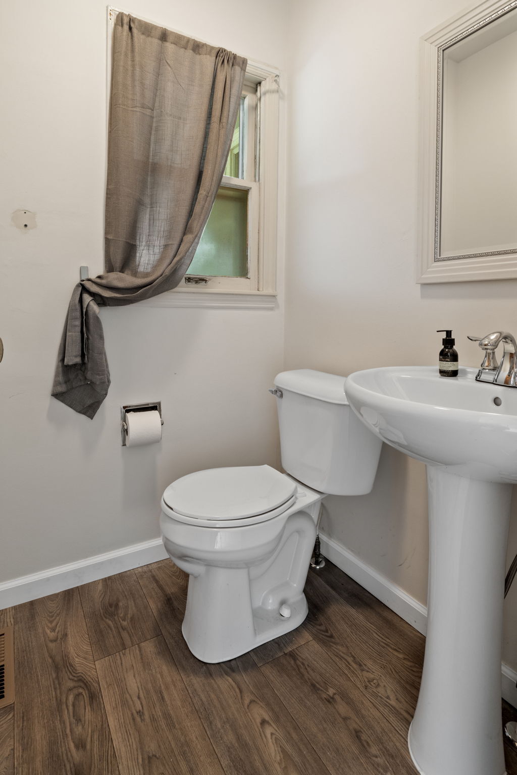 202 West Banta Road Indianapolis, IN 46217 - Photo 16 of 30 Gallery Image 16