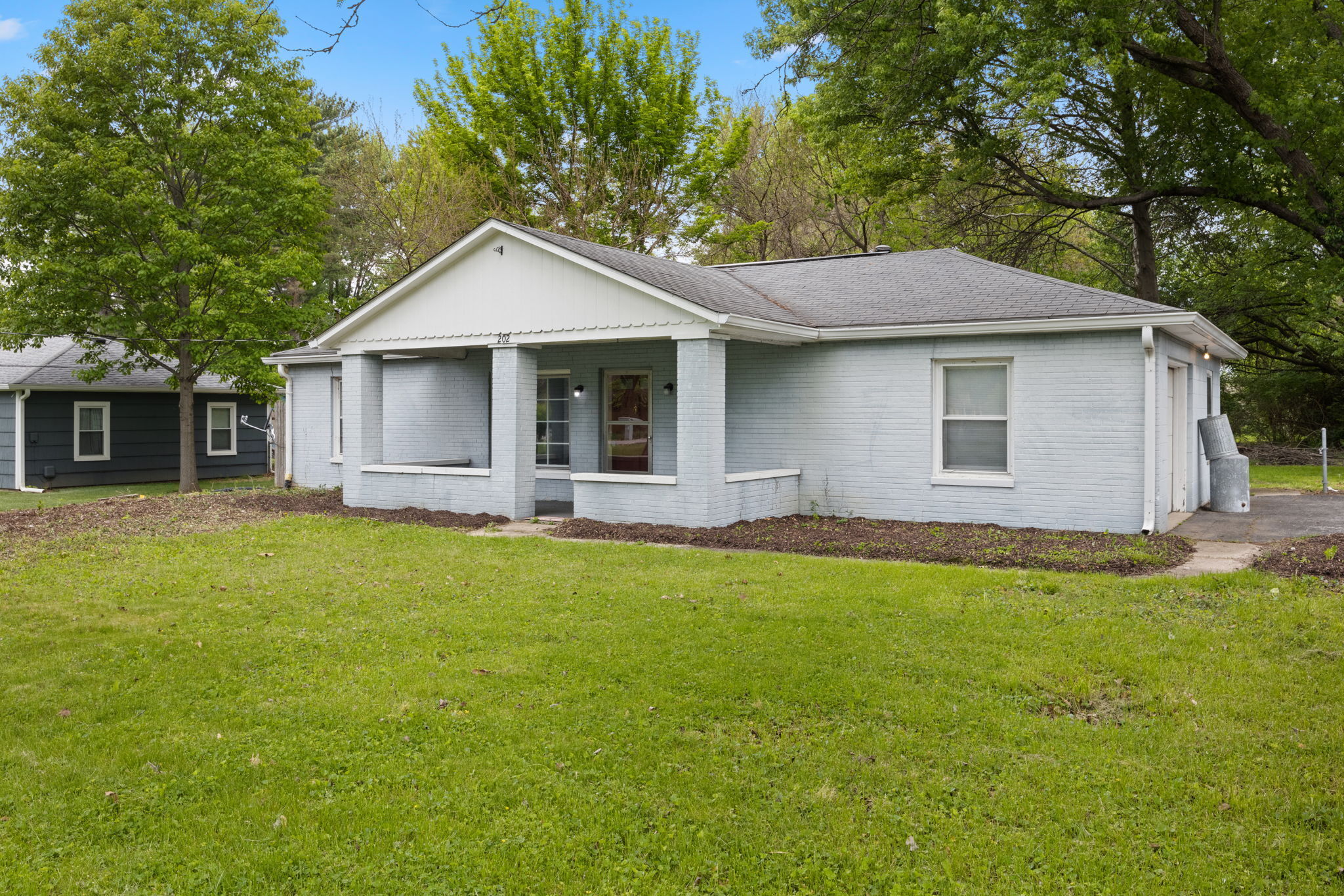 202 West Banta Road Indianapolis, IN 46217 - Photo 3 of 30 Gallery Image 3