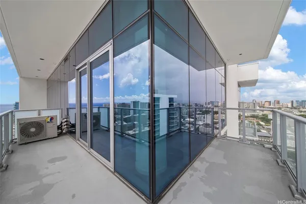 $5,000 | 1500 Rycroft Street, Unit 4401R, Honolulu, HI 96814