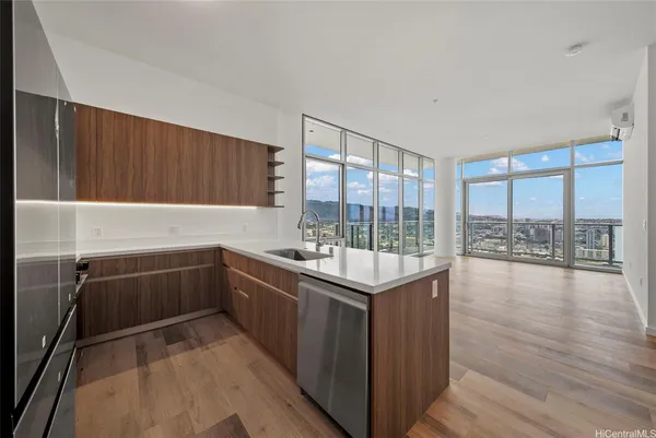 $5,000 | 1500 Rycroft Street, Unit 4401R, Honolulu, HI 96814