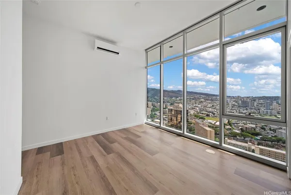 $5,000 | 1500 Rycroft Street, Unit 4401R, Honolulu, HI 96814