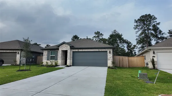 $2,100 | 16241 Parish Pointe Court, Conroe, TX 77302