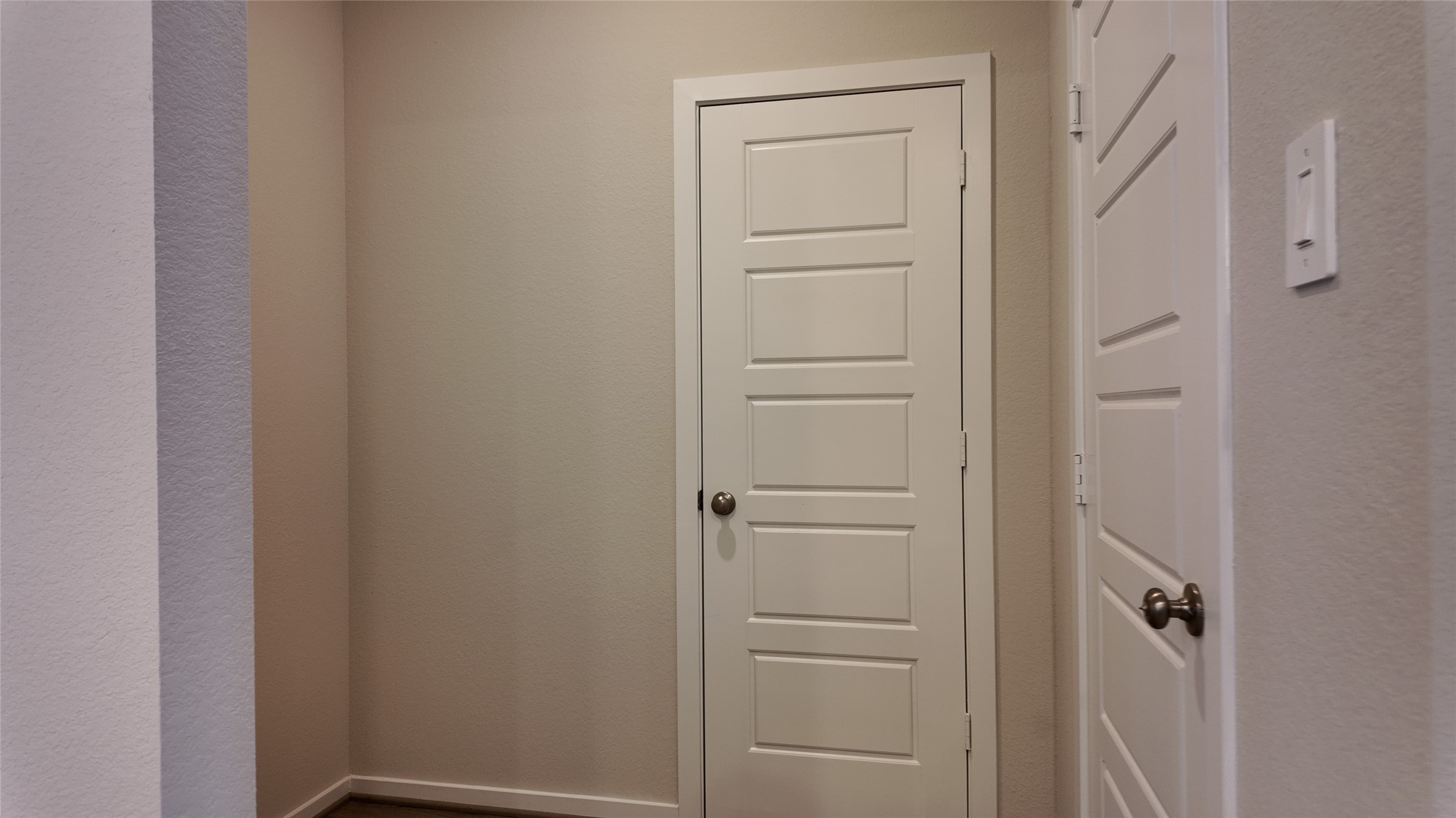 16241 Parish Pointe Court Conroe, TX 77302 - Photo 11 of 25 a view of a hallway