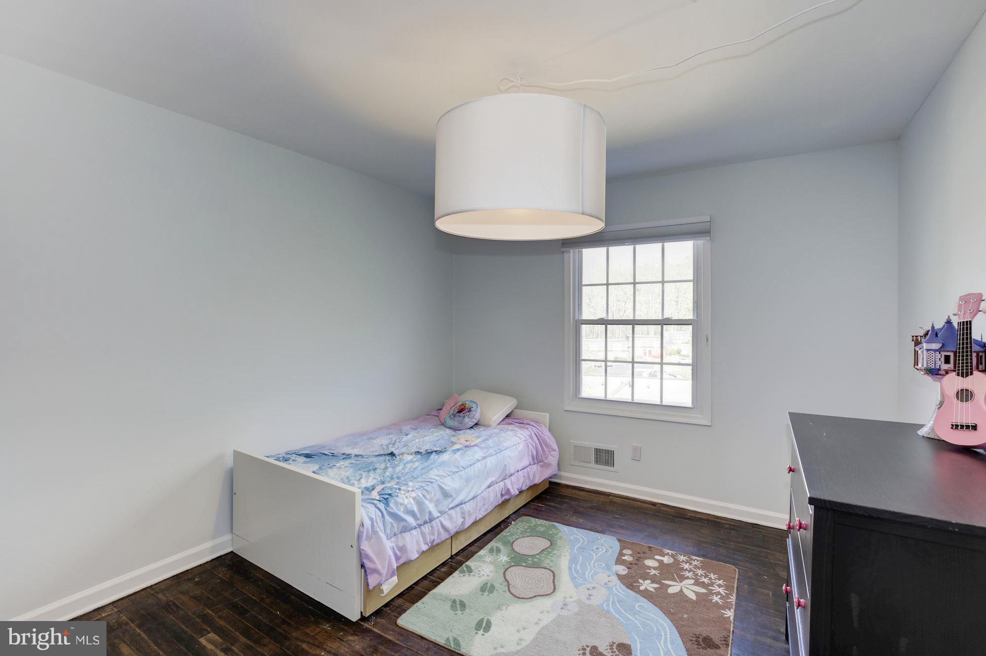 5931 Bayshire Road, Unit 117 Springfield, VA 22152 - Photo 13 of 29 Bedroom