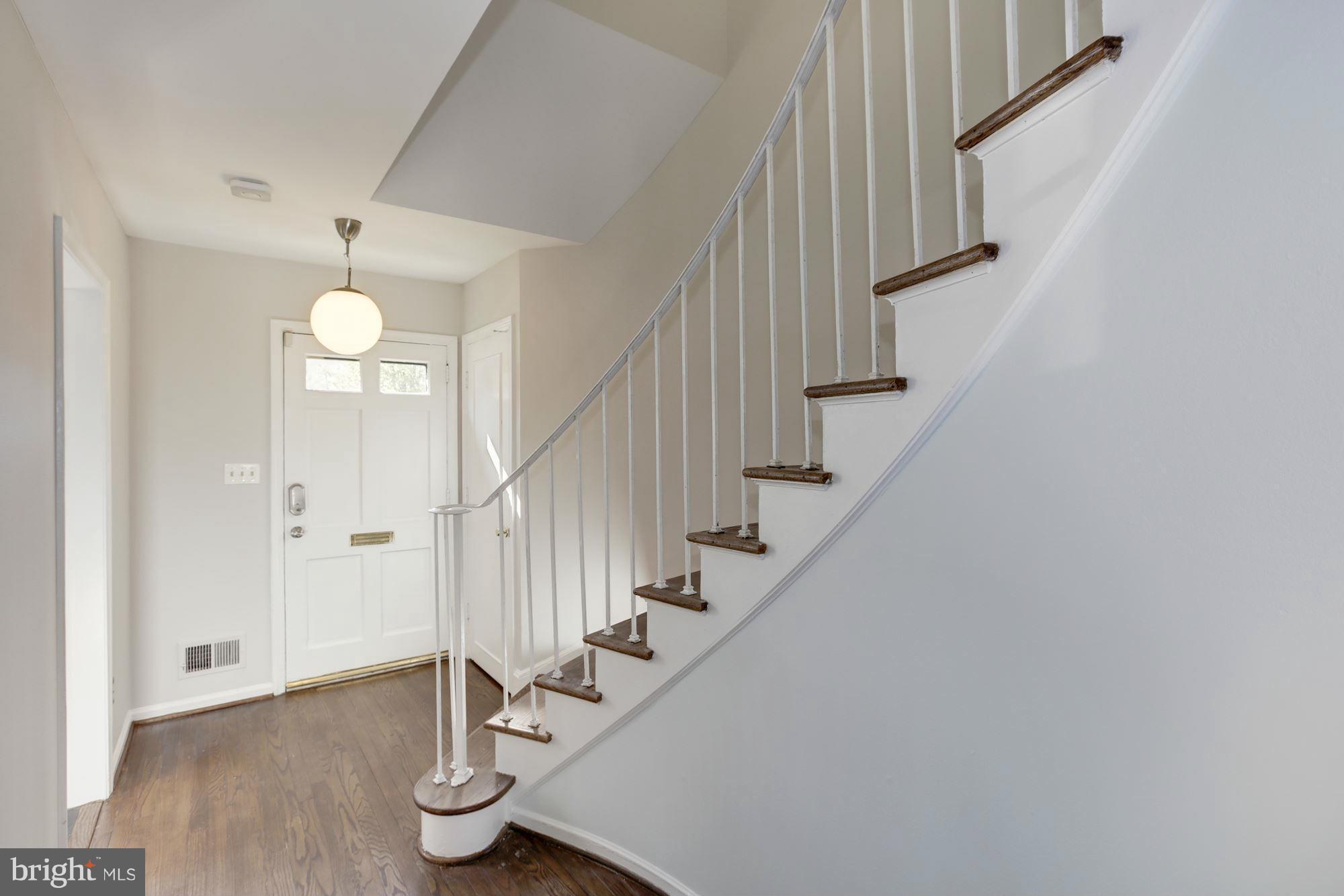 5931 Bayshire Road, Unit 117 Springfield, VA 22152 - Photo 3 of 29 Interior (General)