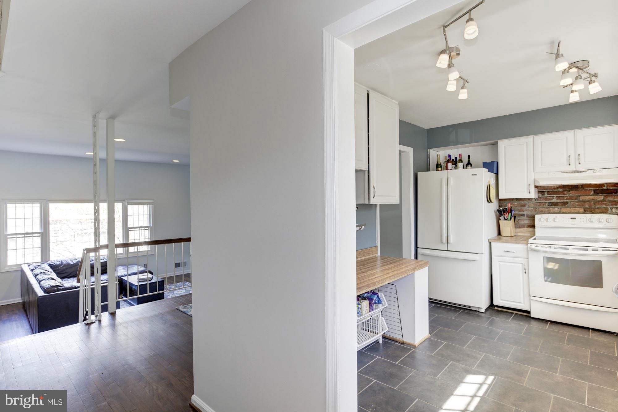 5931 Bayshire Road, Unit 117 Springfield, VA 22152 - Photo 4 of 29 Kitchen