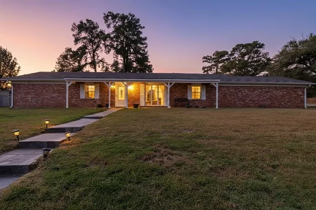 $299,000 | 1004 Oakwood Drive, Longview, TX 75604