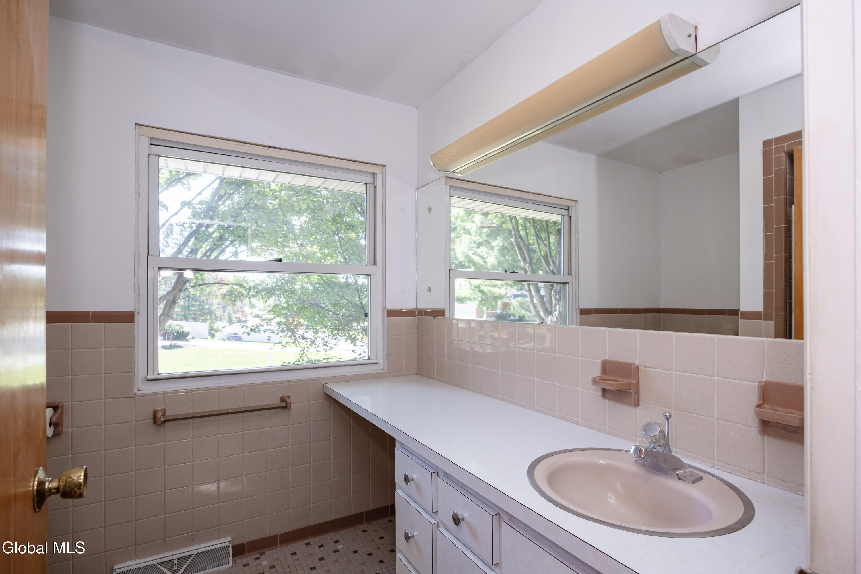 6 County View Road Colonie, NY 12110 - Photo 23 of 49 21-0D2A9657