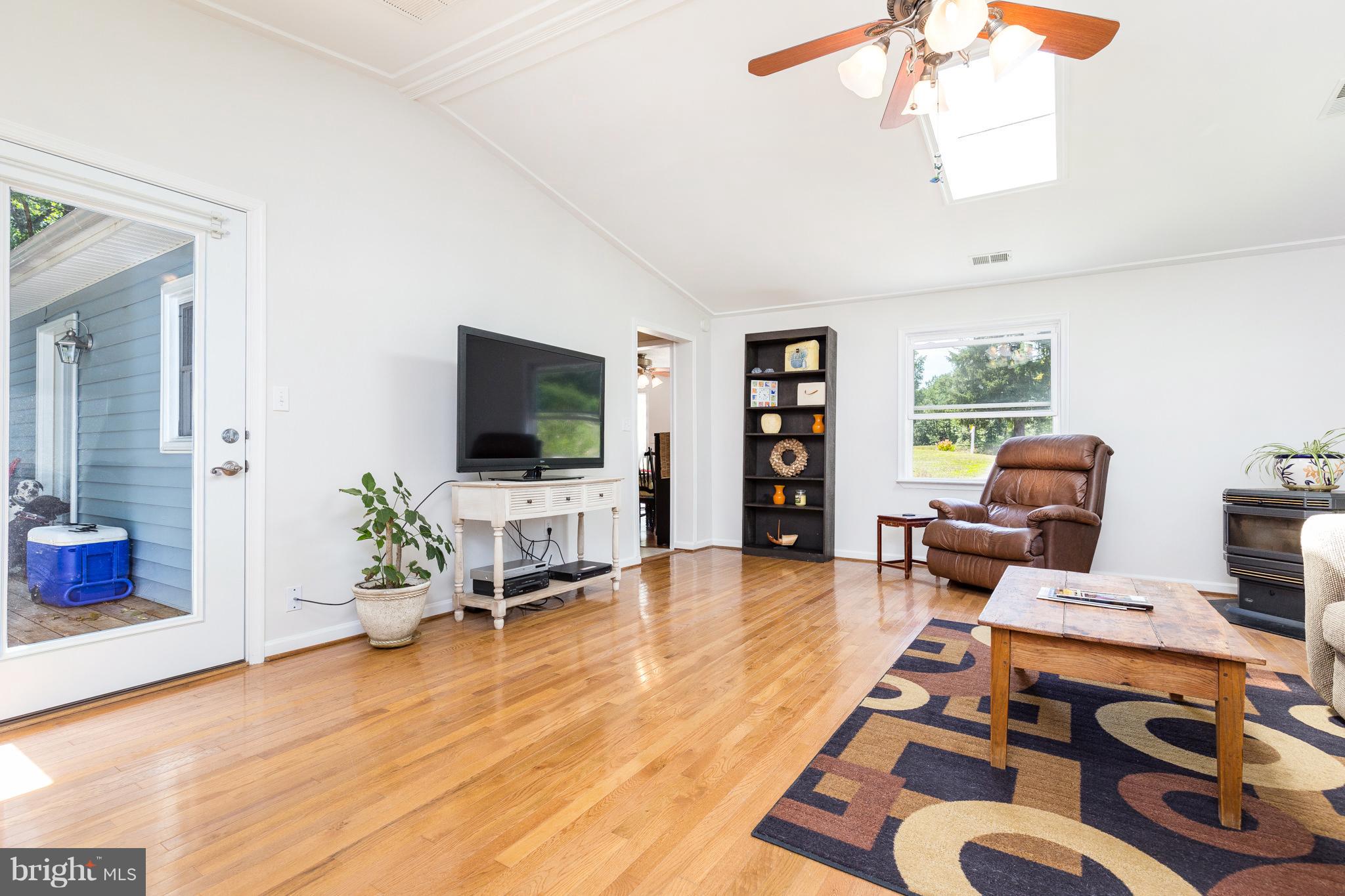 9314 General Winder Road Rapidan, VA 22733 - Photo 11 of 29 Living Room