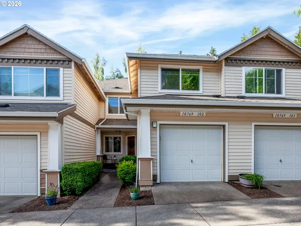 $395,000 | 10769 Southwest Canterbury Lane, Unit 102, Tigard, OR 97224