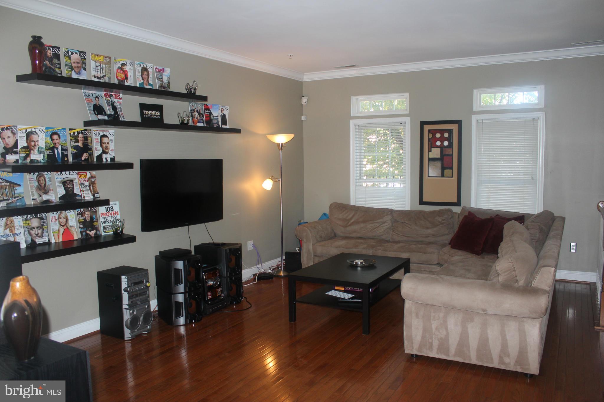 809 Ramsay Street Baltimore, MD 21230 - Photo 4 of 20 Living Room