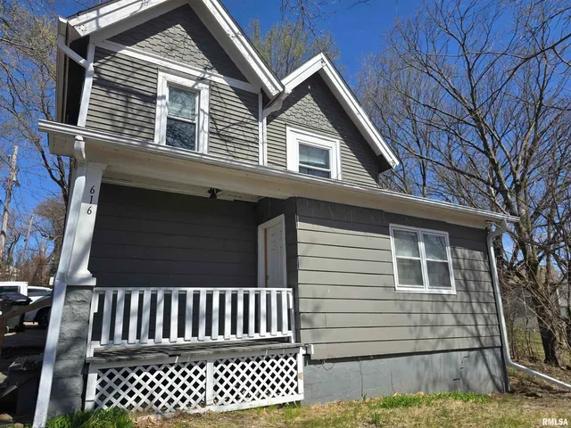 $74,900 | 616 East 6th Street, Davenport, IA 52803