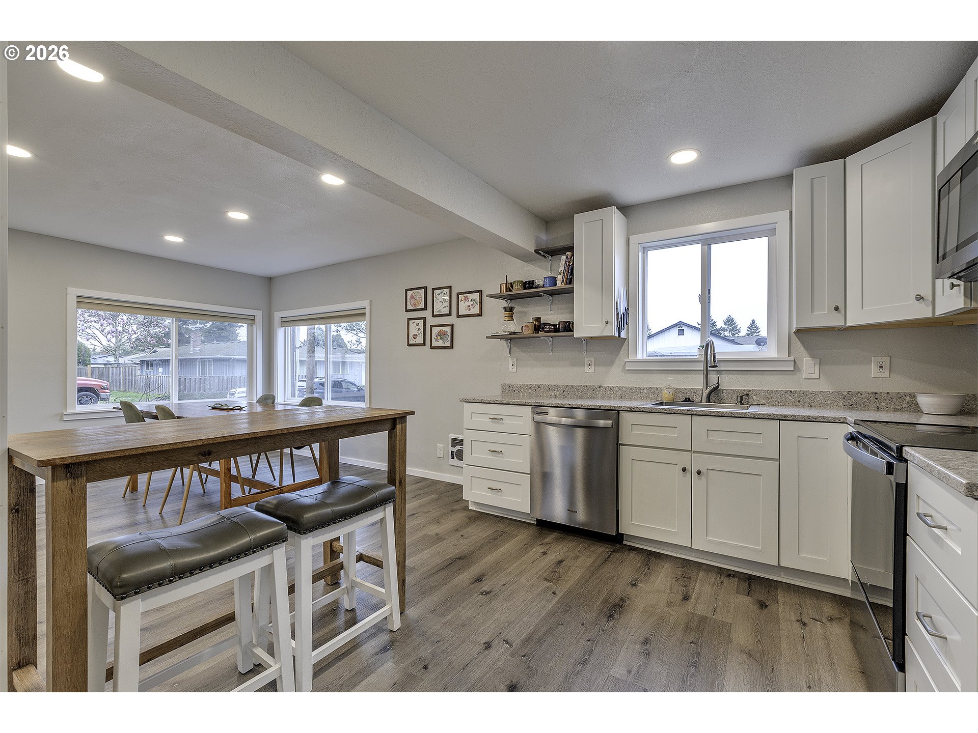 715 South 8th Avenue Cornelius, OR 97113 - Photo 12 of 38 Kitchen/Dining Room
