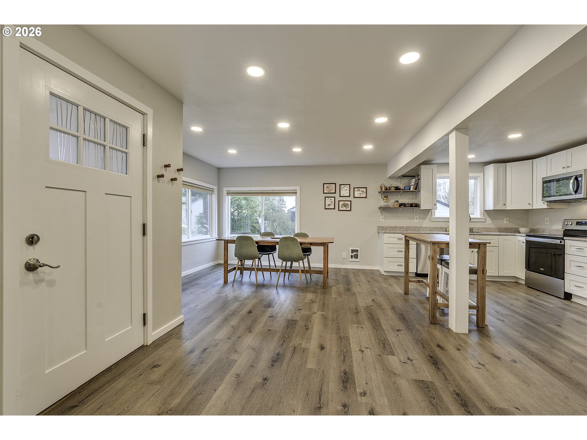 715 South 8th Avenue Cornelius, OR 97113 - Photo 7 of 38 Kitchen/Dining Room