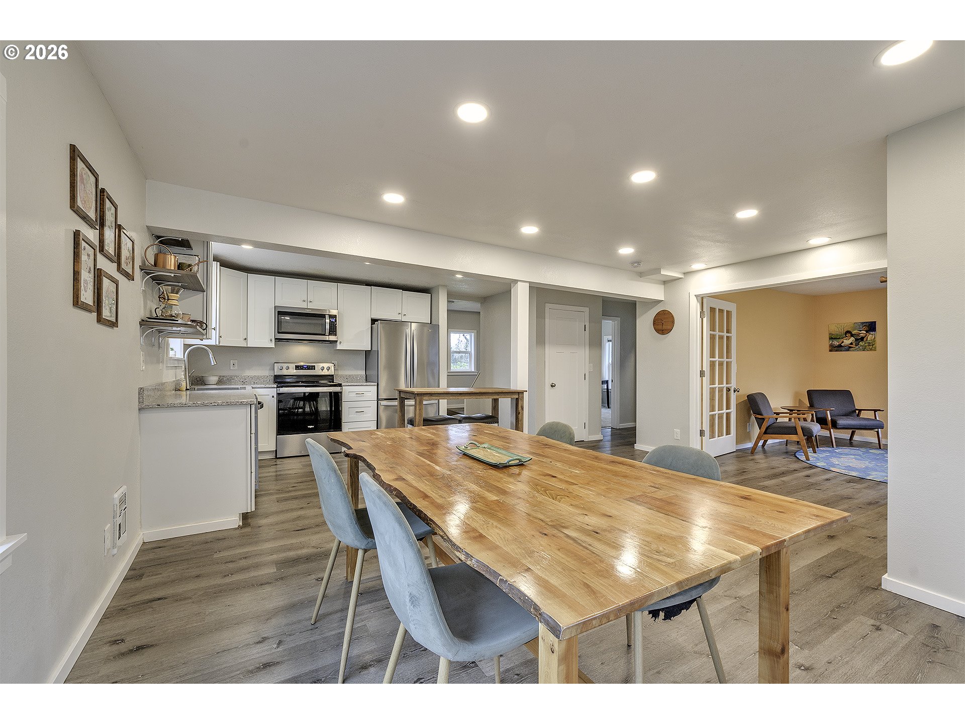 715 South 8th Avenue Cornelius, OR 97113 - Photo 9 of 38 Kitchen/Dining Room