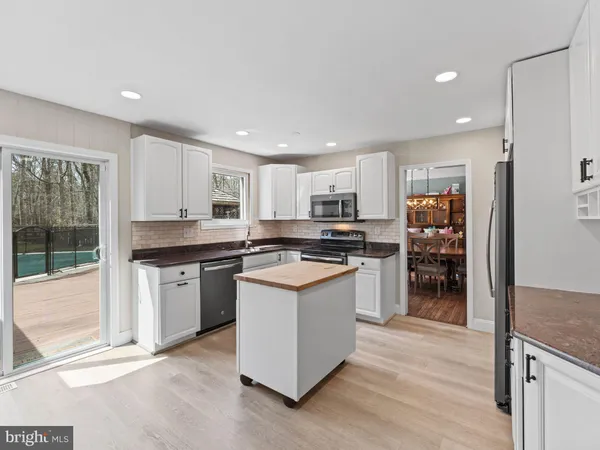 $675,000 | 8 Foxwood Lane, Medford, NJ 08055