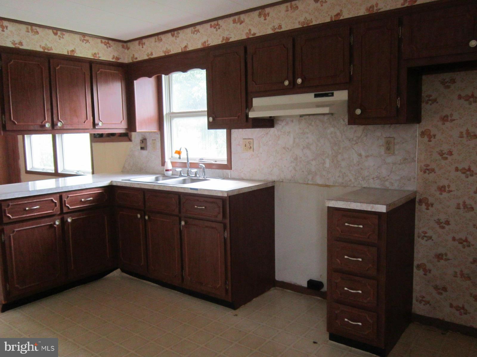 305 East 12th Avenue Ranson, WV 25438 - Photo 4 of 18 Kitchen