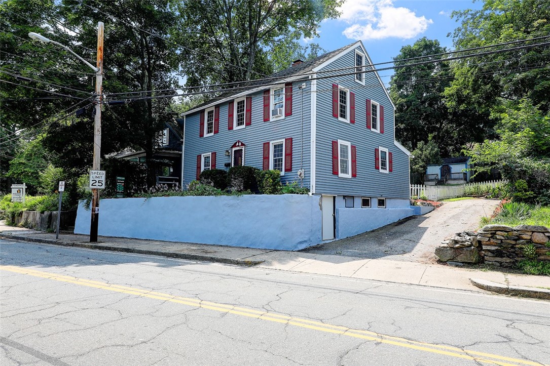 231 Providence Street Woonsocket, RI 02895 - Photo 2 of 35