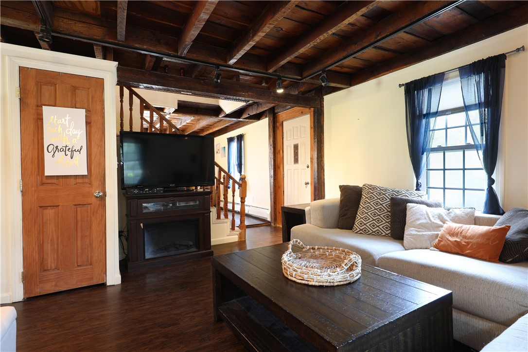 231 Providence Street Woonsocket, RI 02895 - Photo 5 of 35 living room