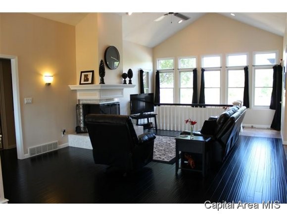 4100 Clearwater Lane Springfield, IL 62703 - Photo 5 of 13 Gallery Image 5