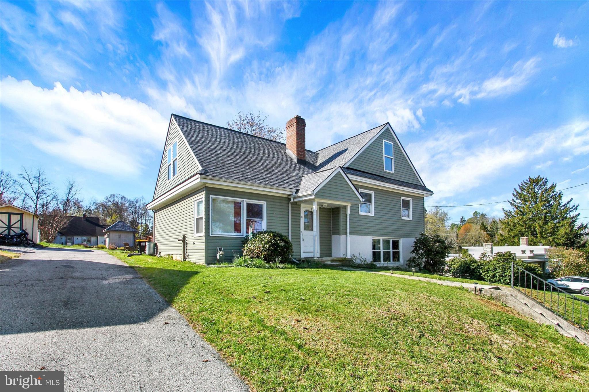 4 Hill Street Hanover, PA 17331 - Photo 3 of 32