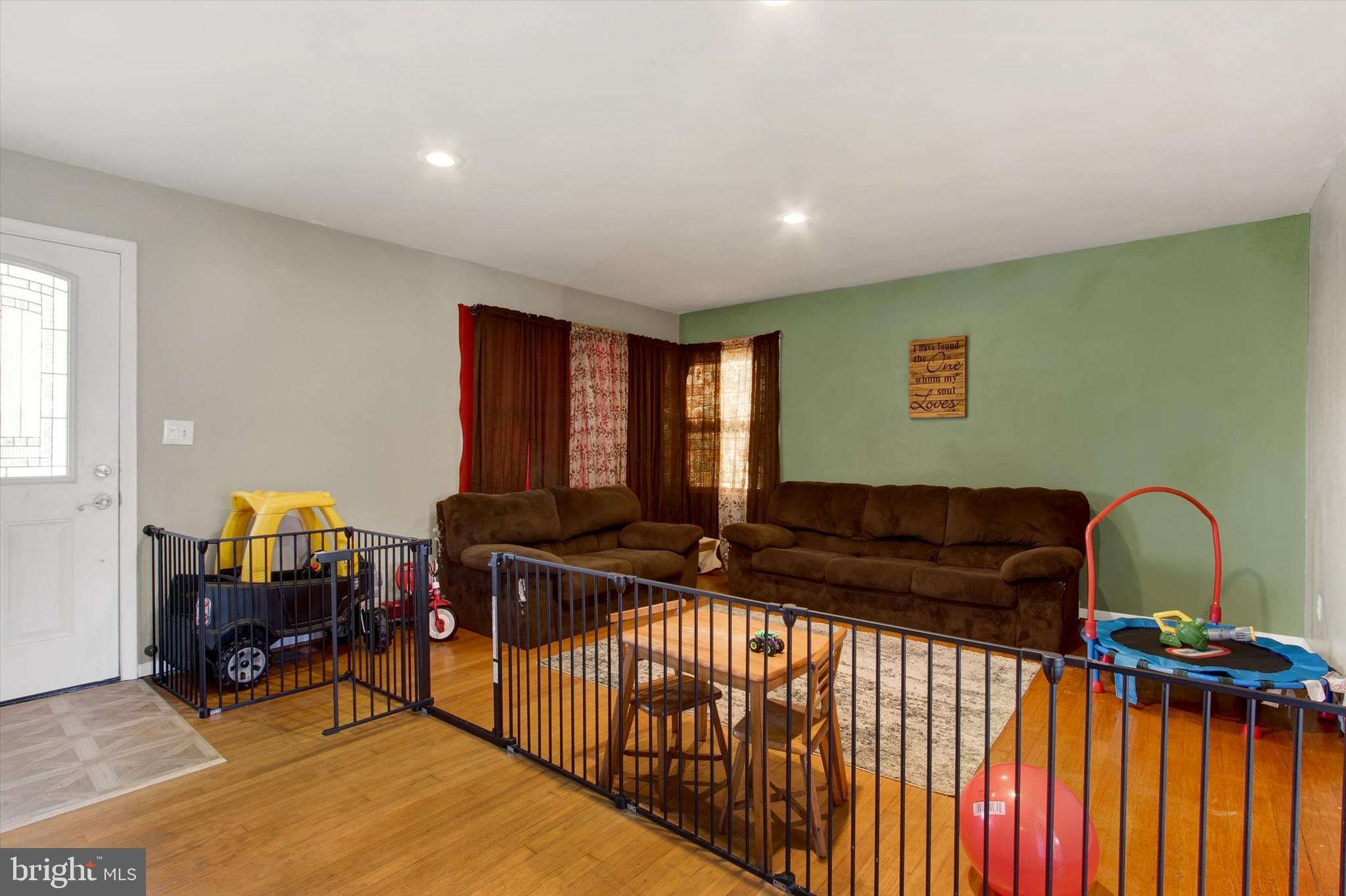 4 Hill Street Hanover, PA 17331 - Photo 4 of 32