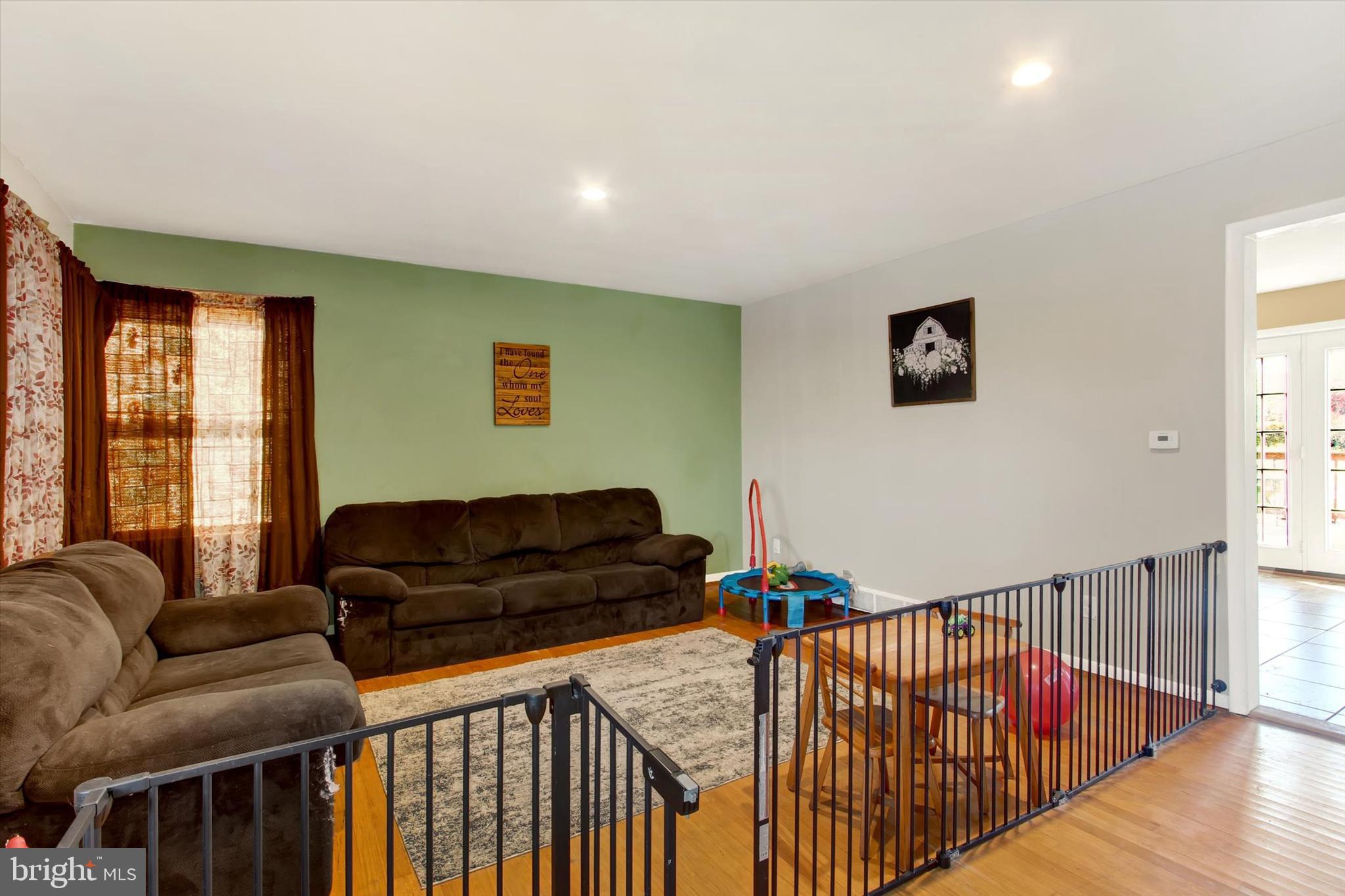 4 Hill Street Hanover, PA 17331 - Photo 5 of 32