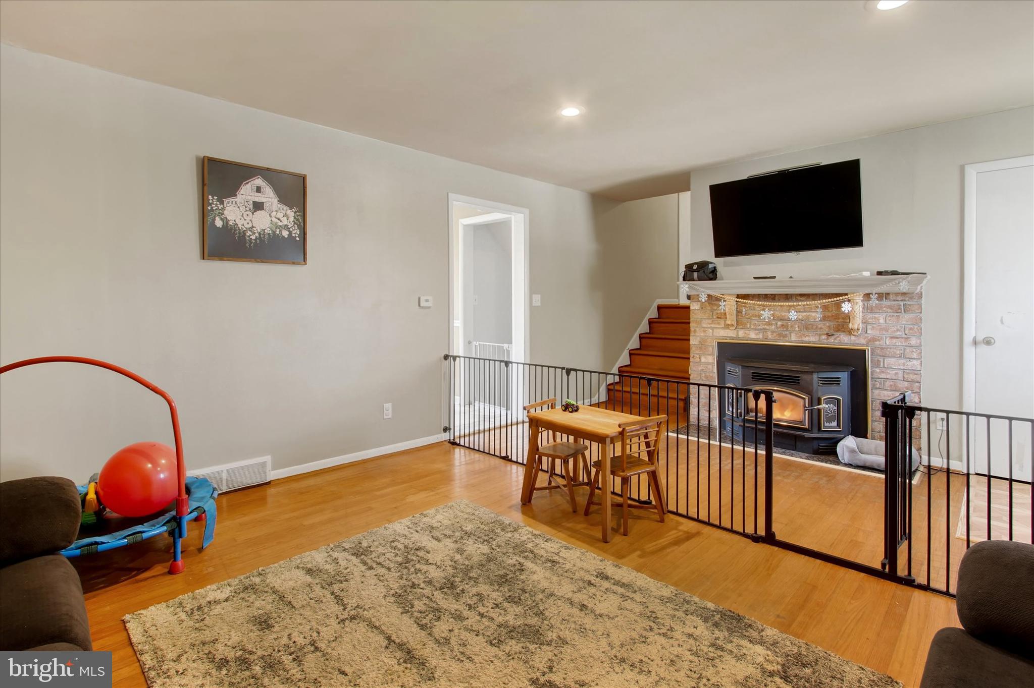 4 Hill Street Hanover, PA 17331 - Photo 7 of 32