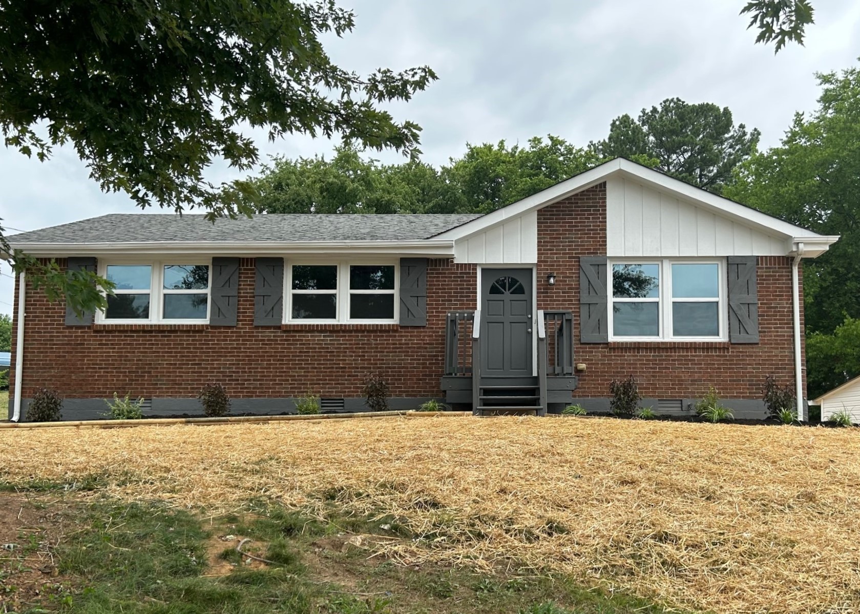 1500 Pinetree Road Clarksville, TN 37042 - Photo 1 of 31 Gallery Image 1
