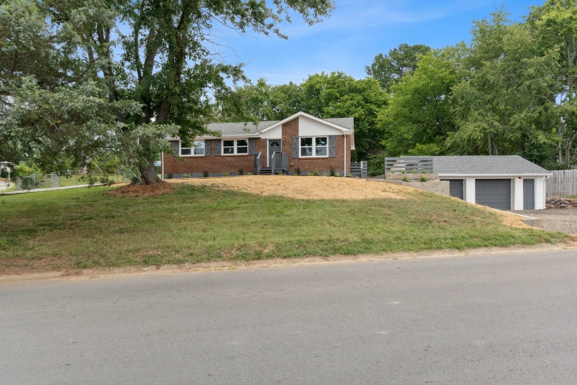 1500 Pinetree Road Clarksville, TN 37042 - Photo 2 of 31 Gallery Image 2
