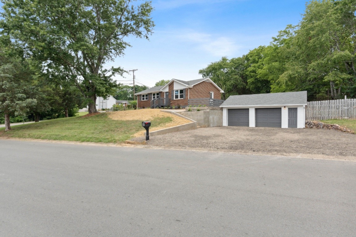 1500 Pinetree Road Clarksville, TN 37042 - Photo 4 of 31 Gallery Image 4