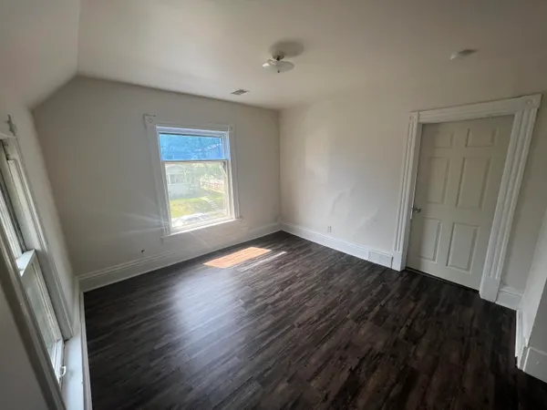 $1,195 | 922 South 74th Street, West Allis, WI 53214