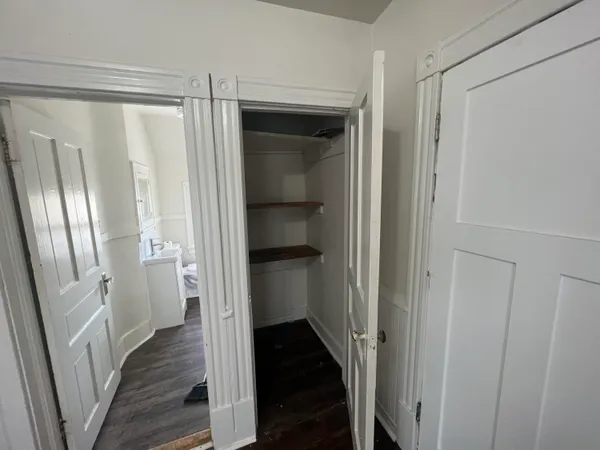 $1,195 | 922 South 74th Street, West Allis, WI 53214
