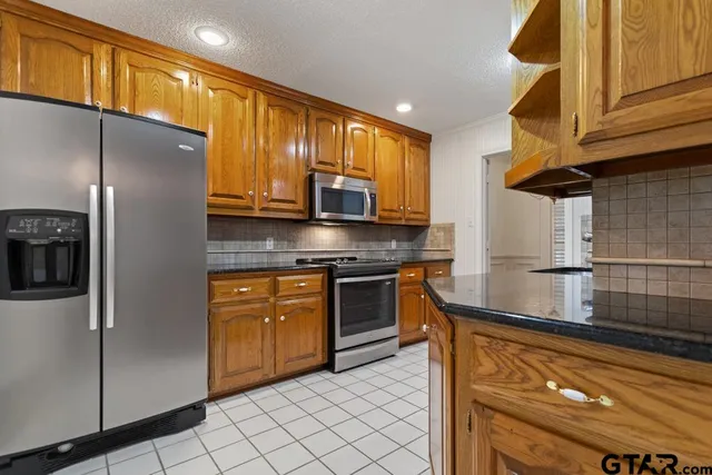 $399,000 | 5802 Briar Creek Road, Tyler, TX 75703