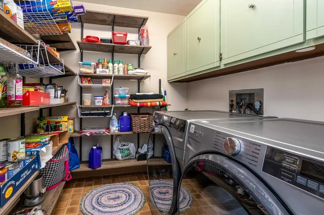 $379,900 | 1278 Nicklaus Lane, Marion, IL 62959