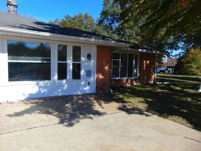 $379,900 | 1278 Nicklaus Lane, Marion, IL 62959