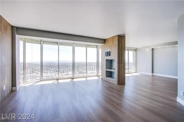 $9,594 | 3111 Bel Air Drive, Unit 28F, Las Vegas, NV 89109