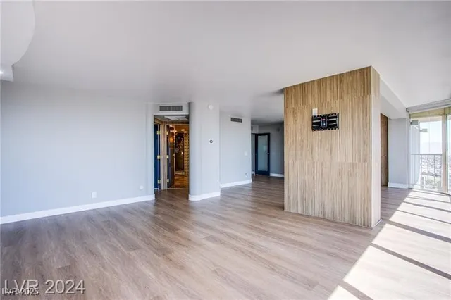 $9,594 | 3111 Bel Air Drive, Unit 28F, Las Vegas, NV 89109